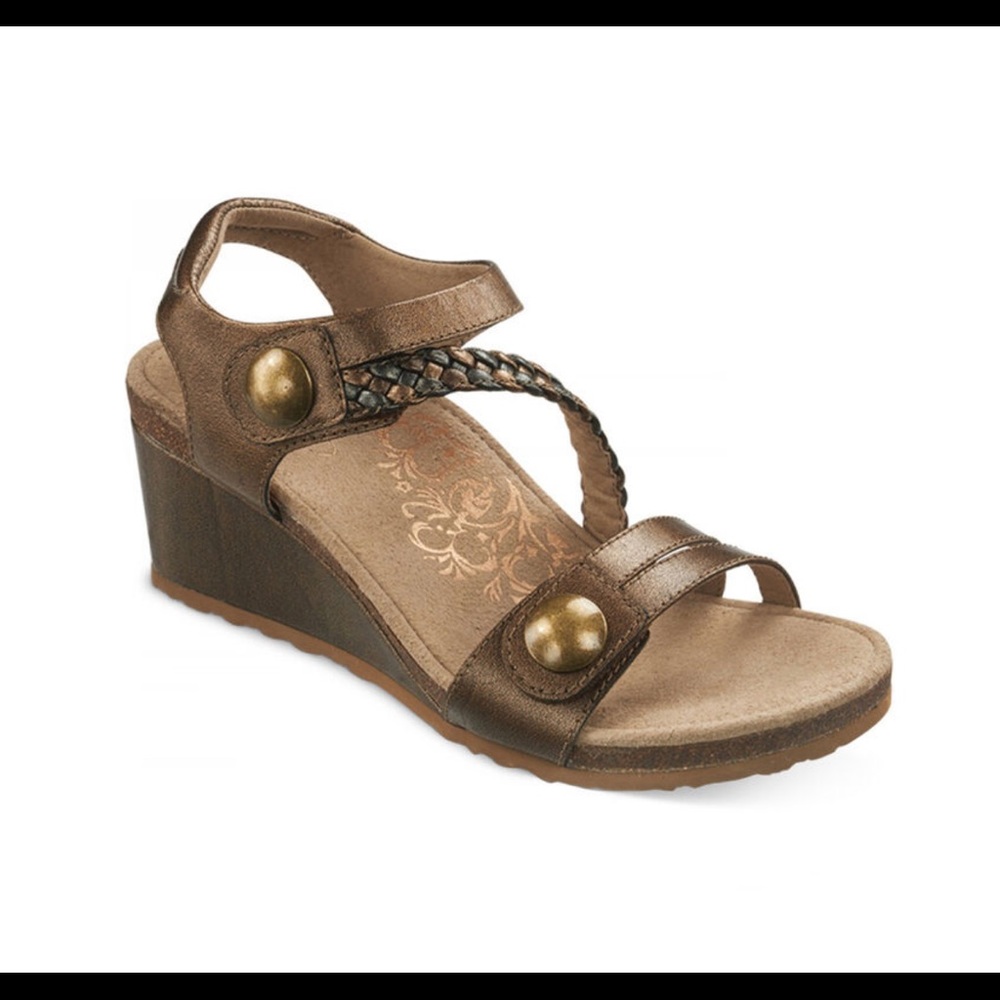 REDUCED! Aetrex Naya sandals